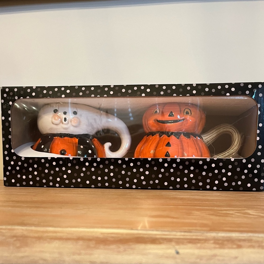Johanna Parker Halloween mugs